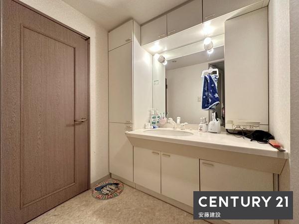 中銀第二稲荷山公園マンシオン　1階