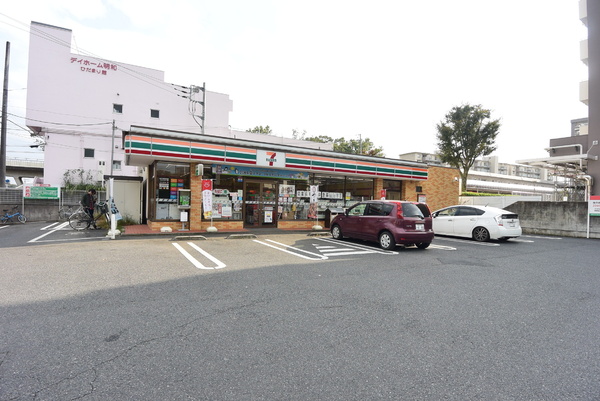 エバーグリーン狭山台　3階　角部屋(セブンイレブン狭山台団地店)