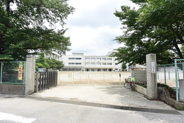 川越市大字大袋新田の中古一戸建て(川越市立大東西小学校)
