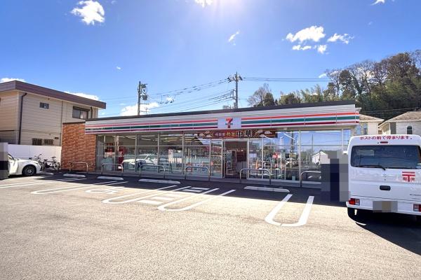 ハイラーク入間　２階角部屋(セブンイレブン入間鍵山店)
