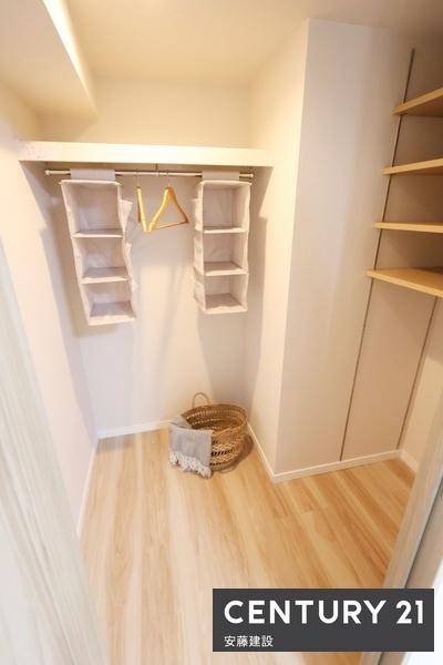 ハイラーク入間　２階角部屋