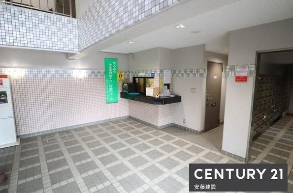ハイラーク入間　２階角部屋