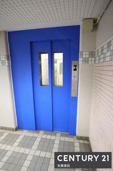 ハイラーク入間　２階角部屋