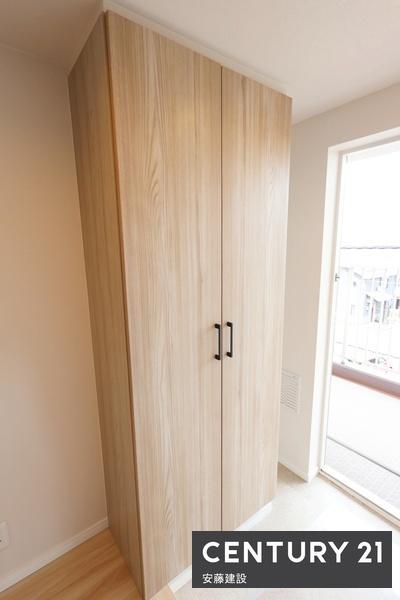 ハイラーク入間　２階角部屋
