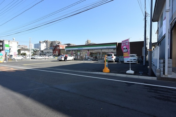 新狭山パークハイツ　２階(ファミリーマート新狭山店)