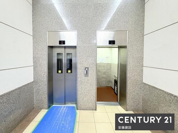 スプランドゥール新狭山　３階角部屋