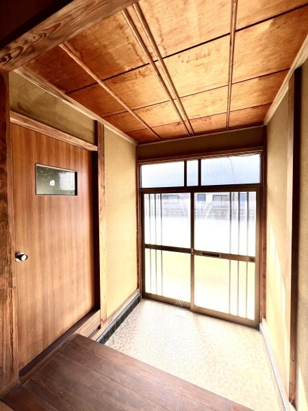 下妻市鯨の中古一戸建て(玄関)