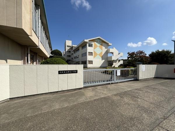 牛久市さくら台11期 1号棟(牛久市立神谷小学校)