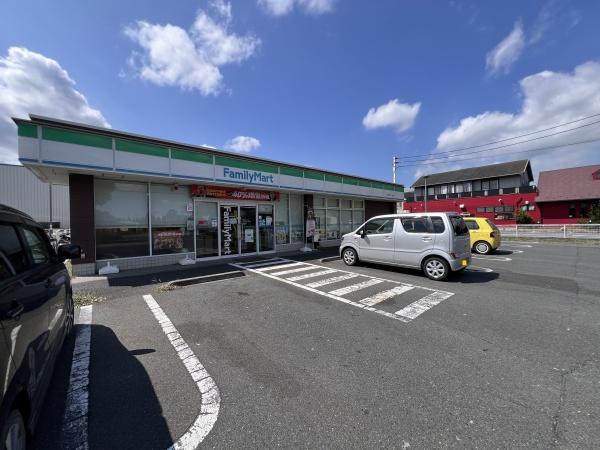 グリーンハイム手代木第一(ファミリーマート松代1丁目店)