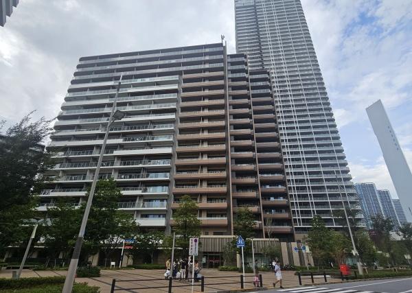 HARUMIFLAGSUNVILLAGEE棟