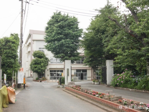 ライオンズグローベル西船橋クイーンズアリーナ(船橋市立葛飾小学校)