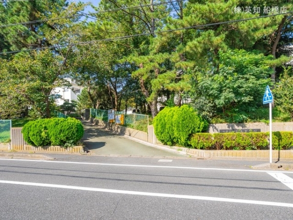 船橋市宮本8丁目の新築一戸建(船橋市立宮本中学校)