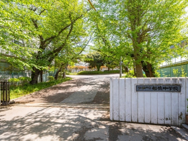 船橋市夏見3丁目の新築一戸建(船橋市立船橋中学校)