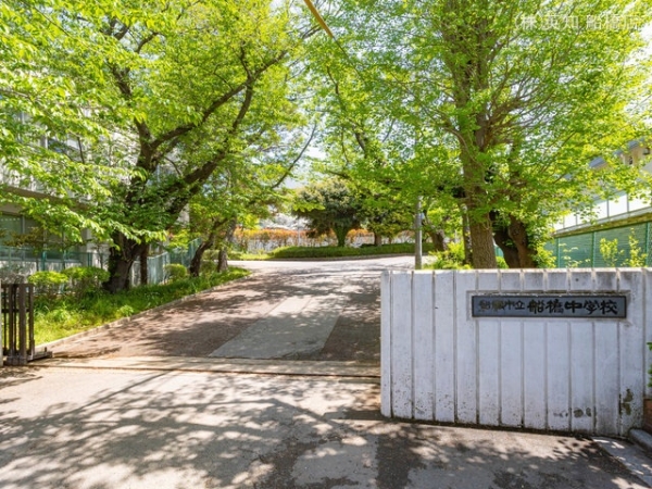 船橋市夏見6丁目の新築一戸建(船橋市立船橋中学校)