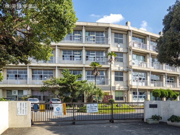 ペルル幕張(千葉市立幕張中学校)