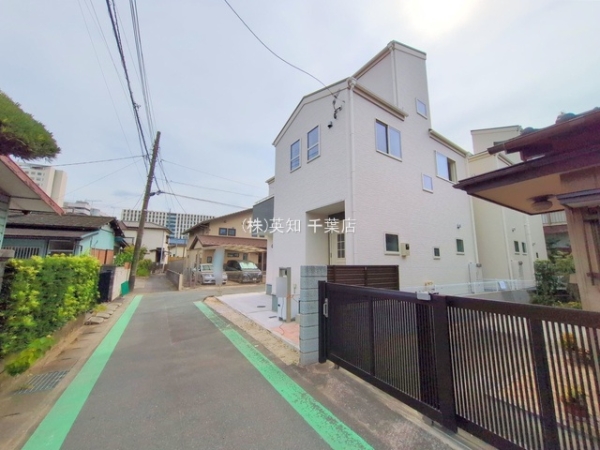 千葉市中央区亀岡町の新築一戸建(前面道路含む現地写真)