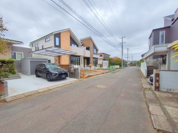 四街道市みそら3丁目の新築一戸建(前面道路含む現地写真)
