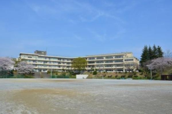 柏市布施新町３丁目の中古一戸建て(我孫子市立久寺家中学校)