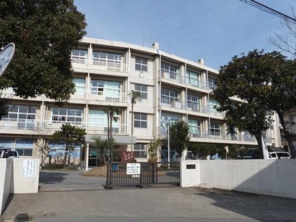 千葉市花見川区幕張町３丁目の中古一戸建て(千葉市立幕張中学校)