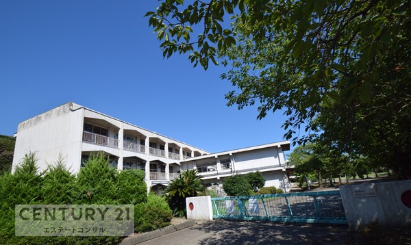 君津市人見3丁目　新築一戸建て　4期　1号棟(君津市立周西の丘小学校)