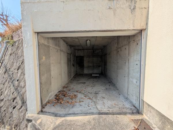箕面市箕面８丁目の中古一戸建て