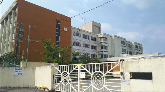 豊能郡豊能町光風台3丁目の中古一戸建て(豊能町立吉川中学校)