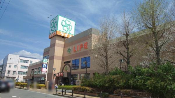 箕面市牧落2丁目の新築一戸建(ライフ箕面店)