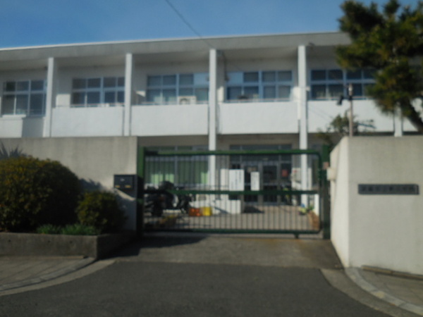 箕面粟生第四住宅5号棟(箕面市立東小学校)