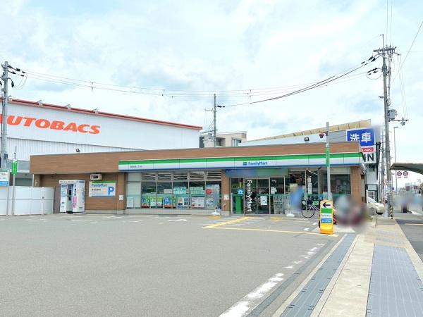 サンロイヤル箕面コスモ1号館(ファミリーマート箕面牧落三丁目店)