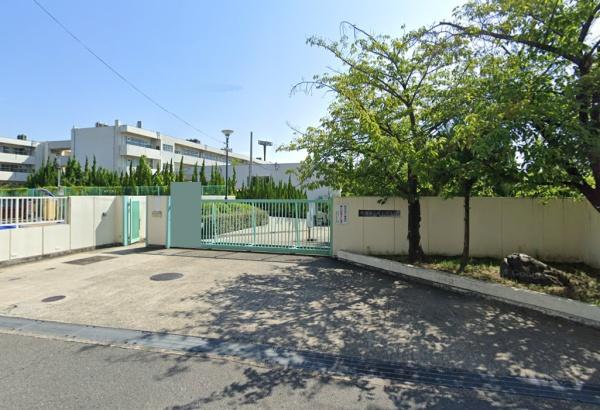 吹田市藤が丘町の土地(片山中学校)
