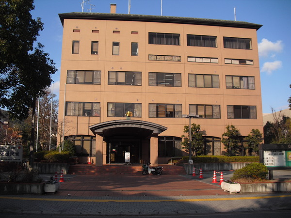 有楽箕面ハイツ3号棟(箕面警察署)