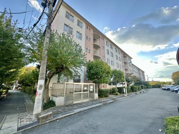 有楽箕面ハイツ3号棟