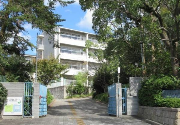 箕面市坊島４丁目の中古一戸建て(箕面市立萱野小学校)