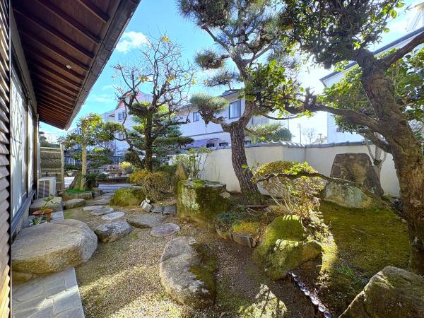 箕面市坊島４丁目の中古一戸建て