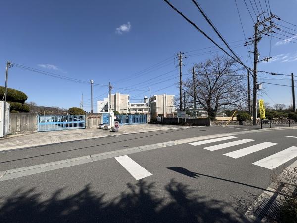 箕面市新稲４丁目の新築一戸建(箕面市立西小学校)