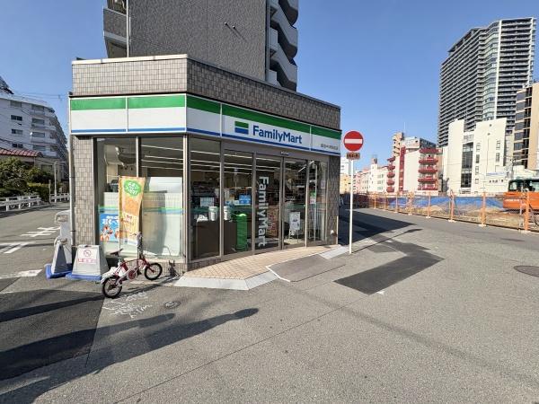 コーポ中津(ファミリーマート阪急中津駅前店)