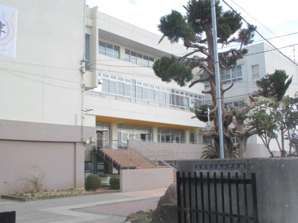 箕面市西小路３丁目の中古一戸建て(箕面市立第二中学校)