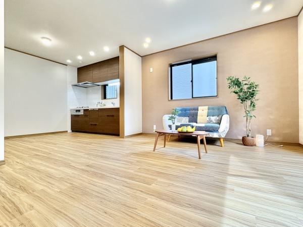 箕面市西小路３丁目の中古一戸建