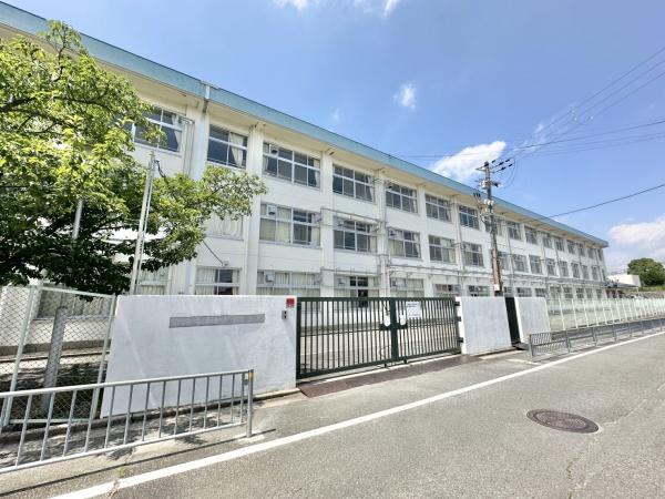 川西市鴬台1丁目の中古一戸建て(川西市立明峰小学校)