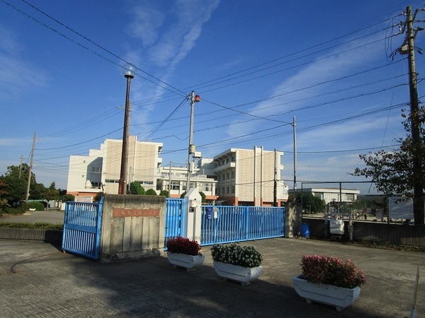 桜2丁目(箕面市立西小学校)