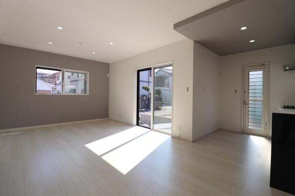 東大阪市大蓮東1丁目　【新築戸建て】
