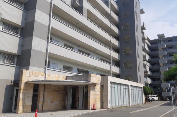 アズ・ワン、リッシュ　【中古マンション】