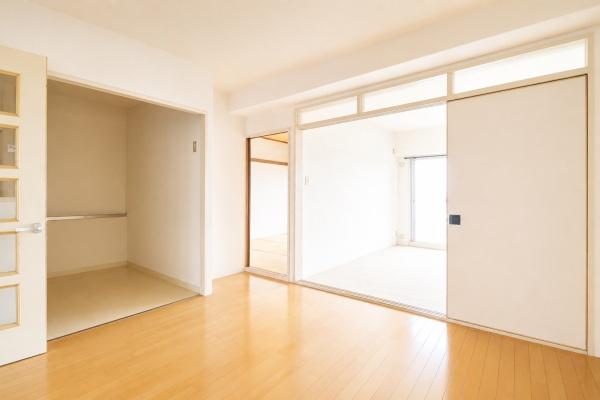 小阪パークハイツ弐号棟　【中古マンション】
