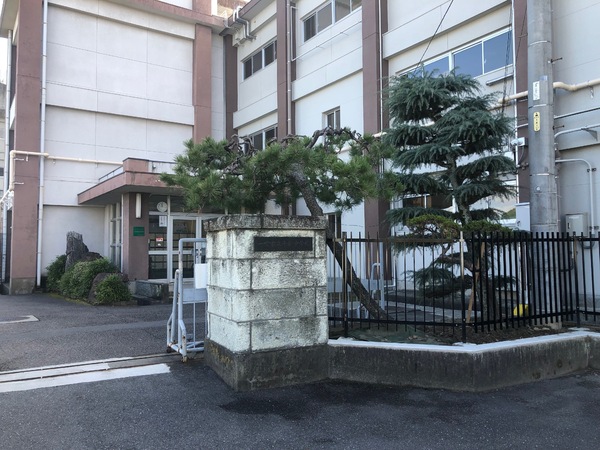 一宮市千秋町小山字城(一宮市立千秋中学校)