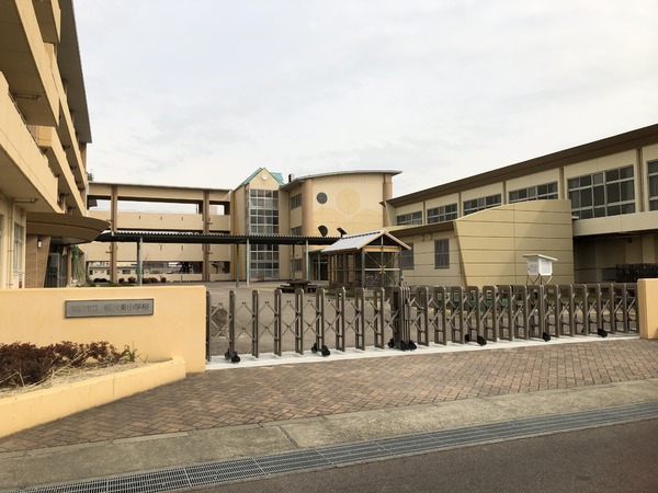 シャトレ愛松国府宮Ⅱ(稲沢市立稲沢東小学校)