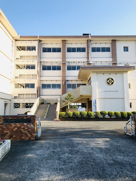 一宮市浅井町小日比野字大塚の土地(一宮市立浅井中小学校)