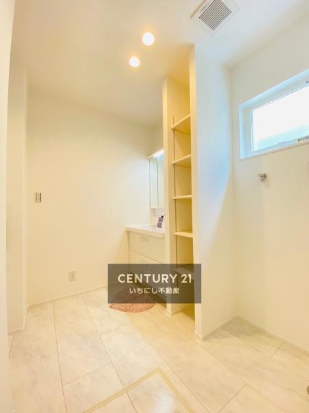 一宮市三条字郷内西の中古一戸建て