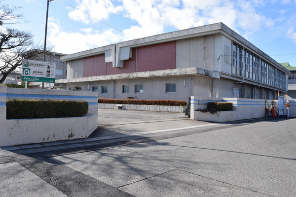 一宮市明地字寺前の土地(一宮市立尾西第二中学校)