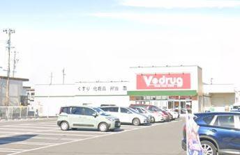 マンションニュー木曽川D棟(V・drug木曽川店)