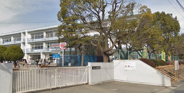 「天空のエミナス」・海部郡蟹江町学戸五丁目(学戸小学校)